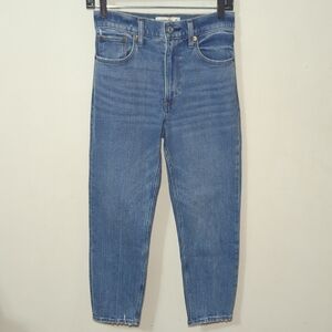 Abercrombie & Fitch Mom Jeans High Rise Medium Wash Women's Size 25 0 Short